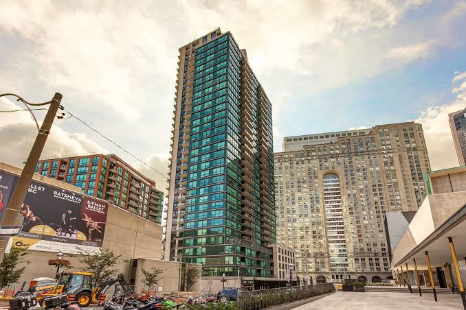 1 Scott St #304