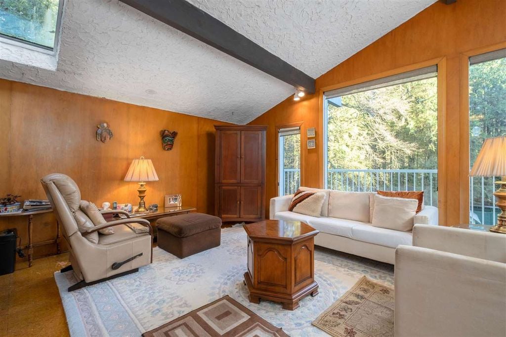 4520 Lynn Valley Rd