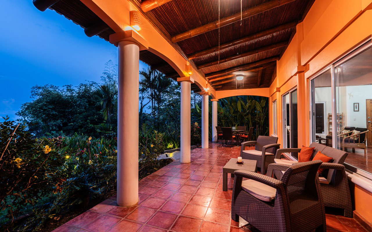 WHALE’S TAIL OCEAN VIEW ESTATE WITH EXTRA LOT 