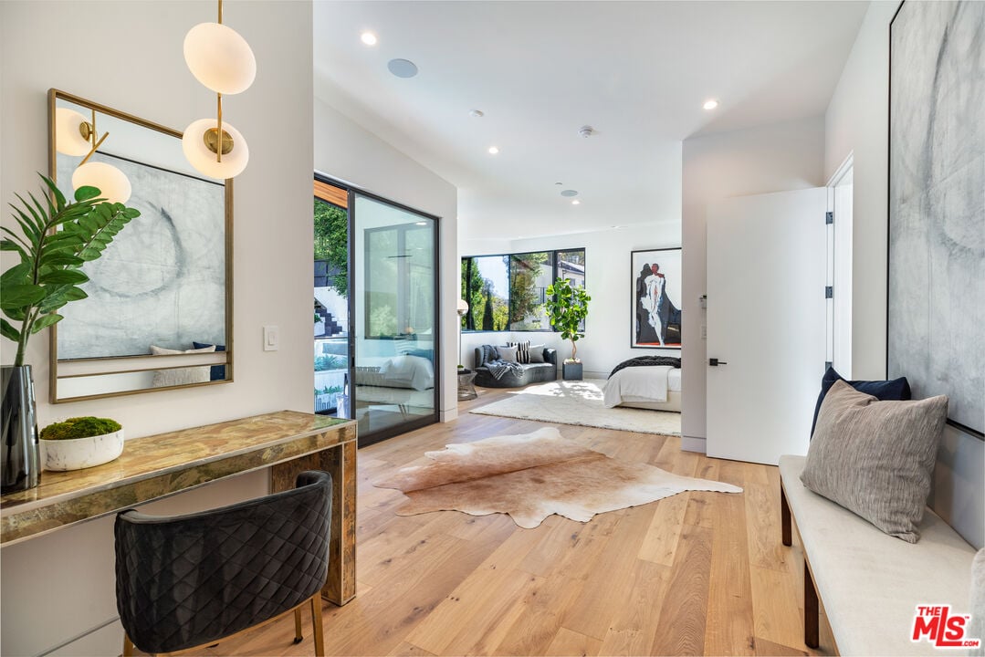 2220 Coldwater Canyon Dr