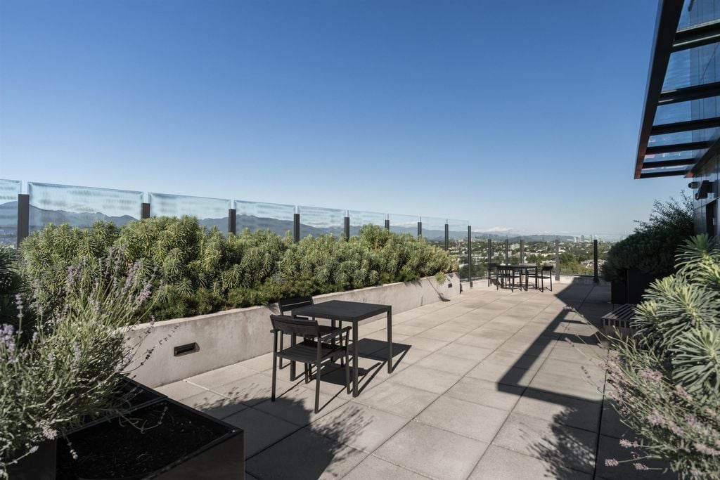 209 E 7th Ave, #607