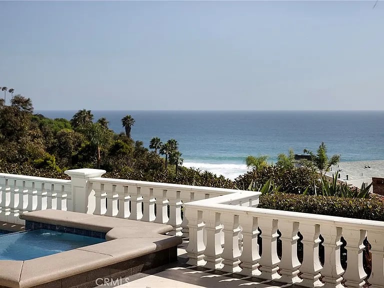 71 Ritz Cove
