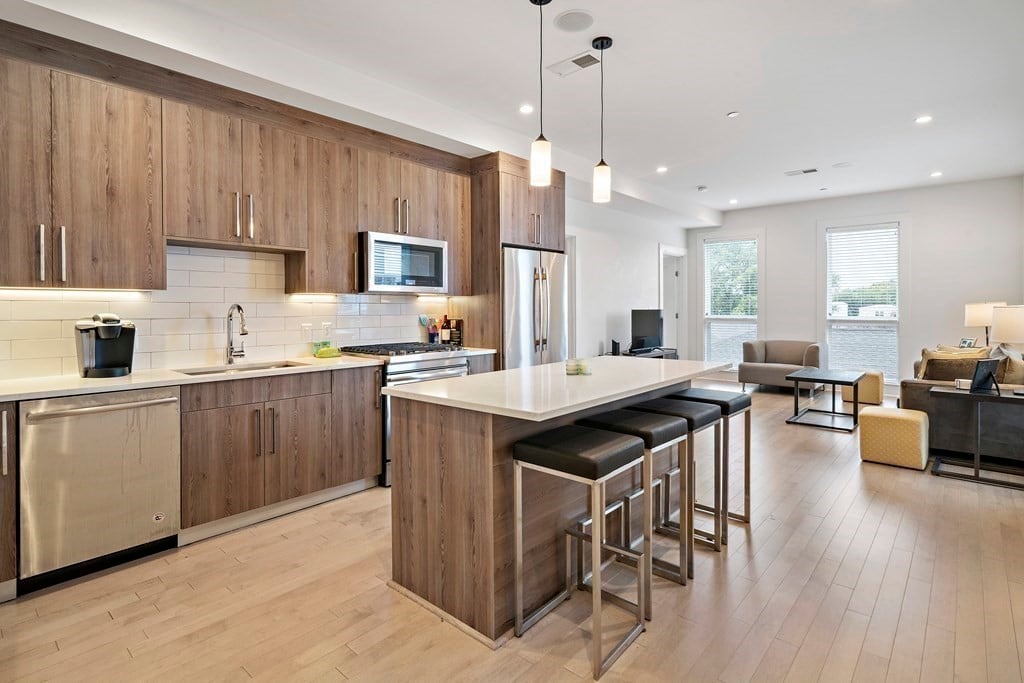 232 Old Colony Ave #302