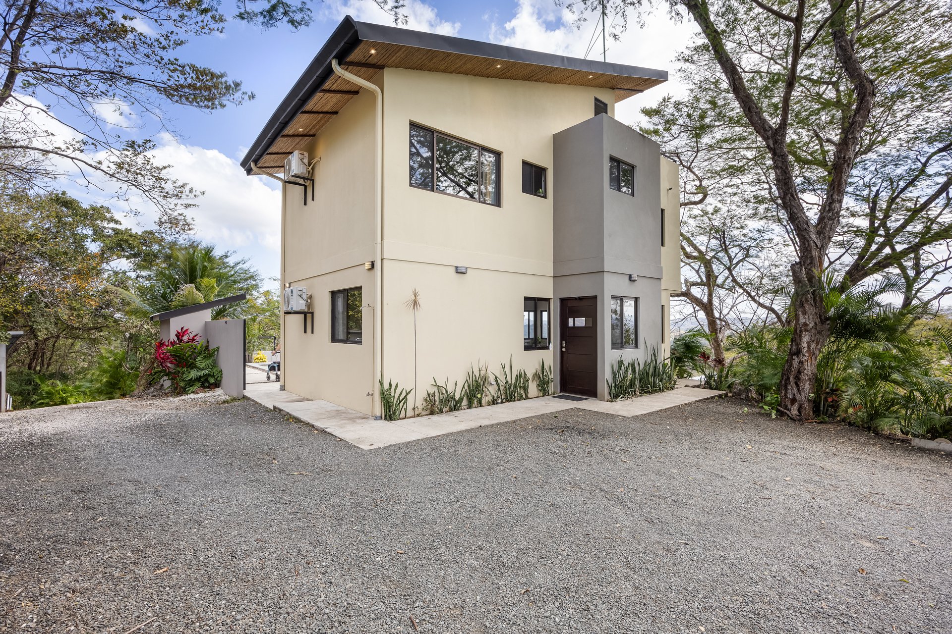 Corona Del Cabo 4 | Main Home + Guest House with Views & Pool – Playa Grande