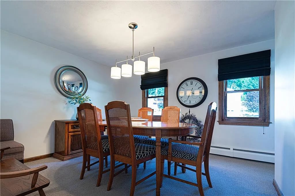 28 Carolyn Dr