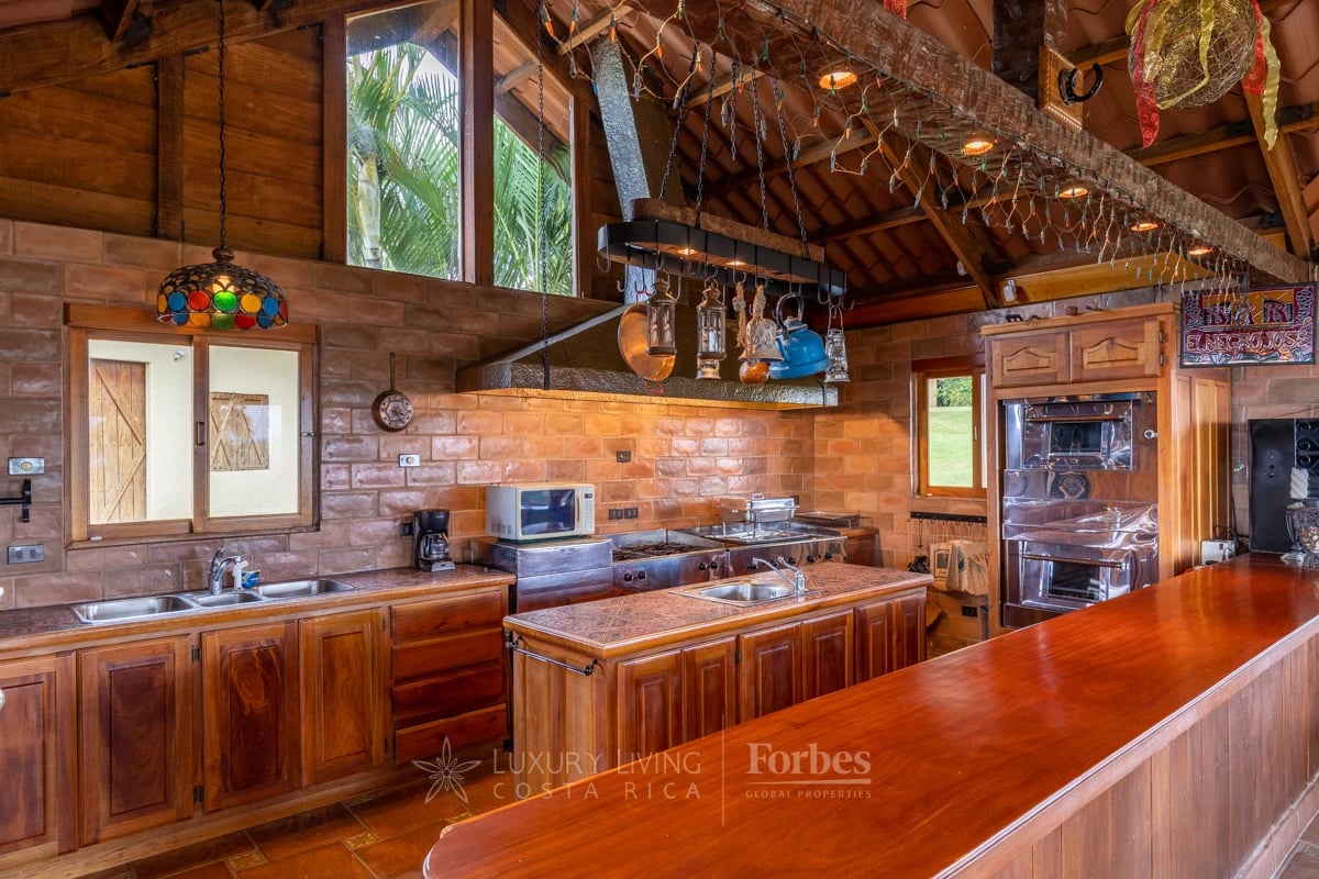 20089 - Luxurious Coffee Estate for Sale in the Mountains of Alajuela