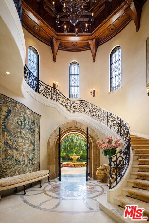 38 Beverly Park Cir