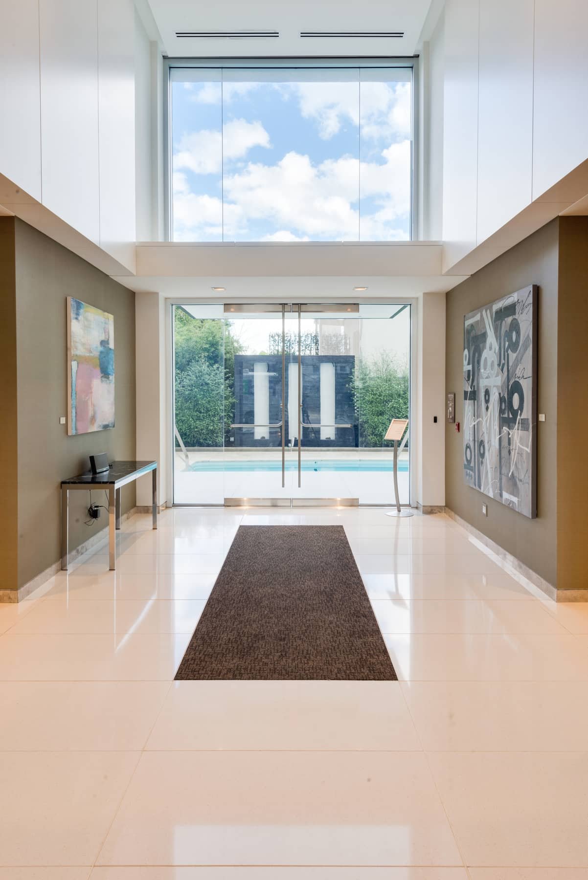 Prestigious Plaza Towers | 5-Star Amenities - Full Service Building