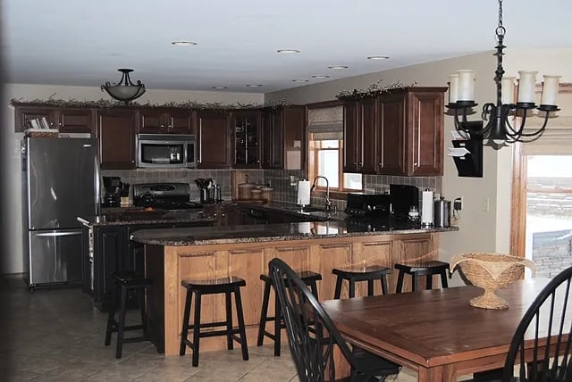 101 Hickory Dr