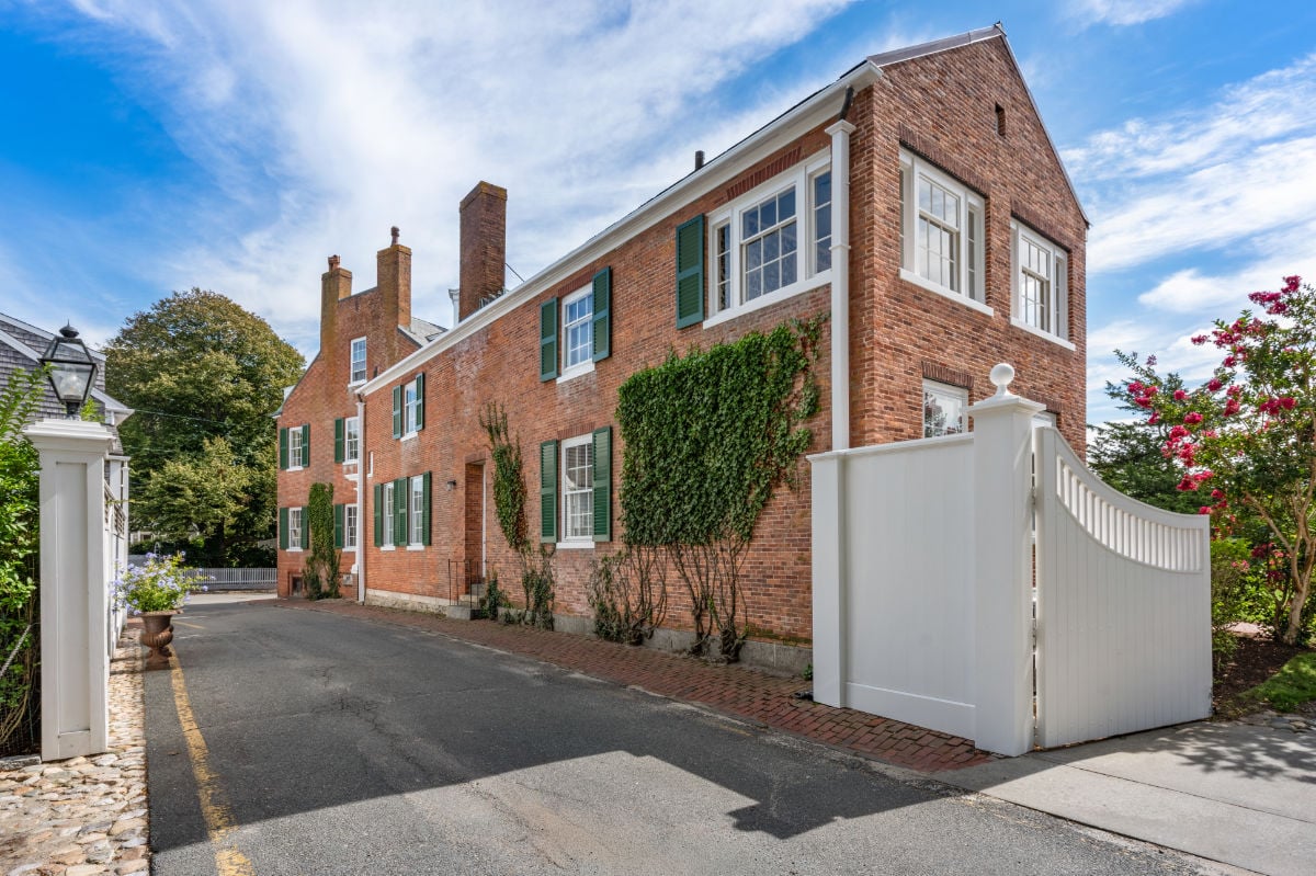 19 Pleasant Street - Moors End