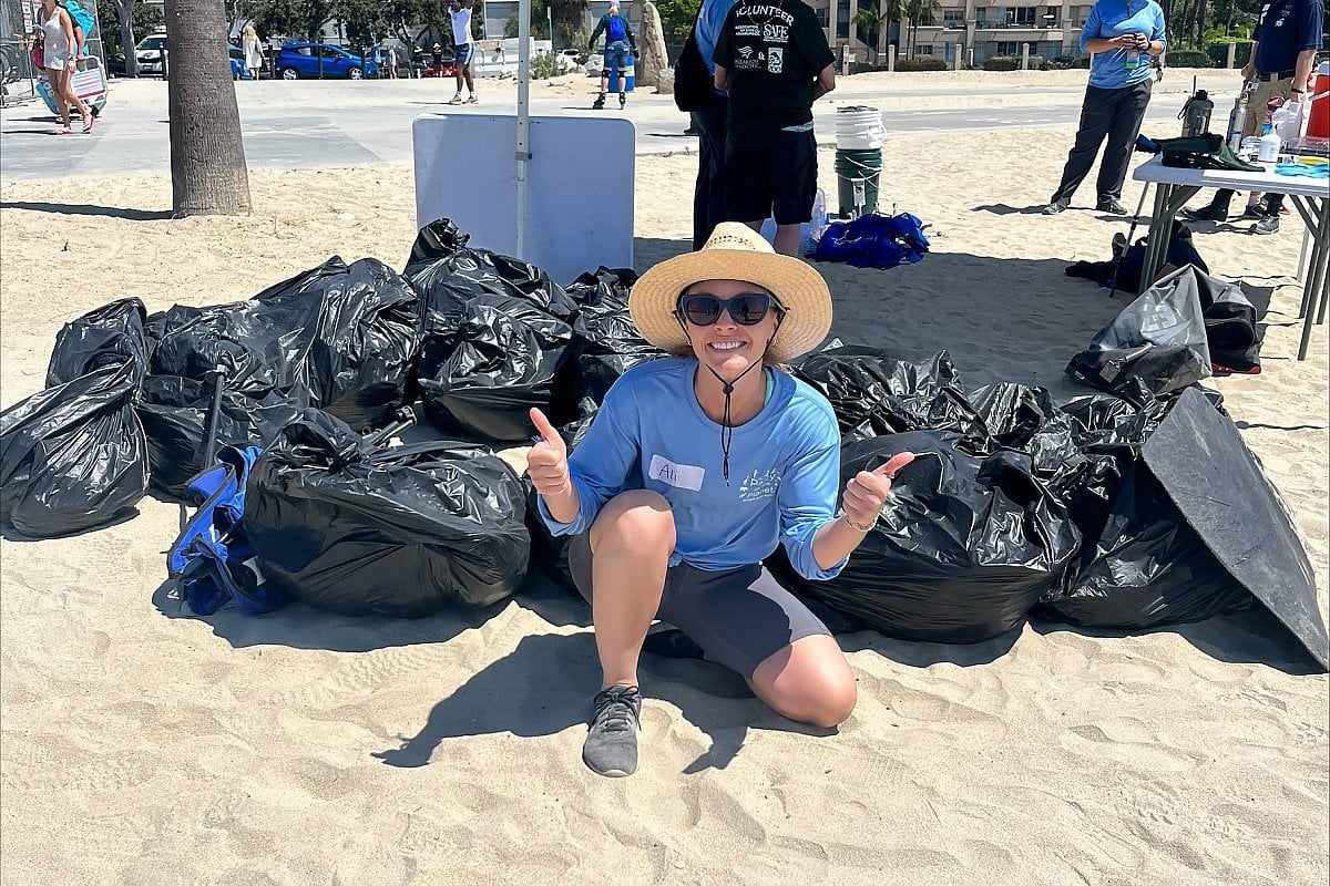 Aquarium of the Pacific Beach Cleanup