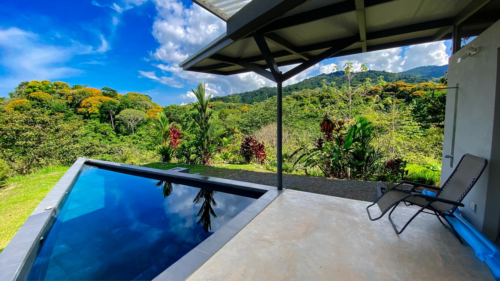32-Acre Self-Sustainable Off-Grid Farm Near Ojochal with House, Solar Power & River