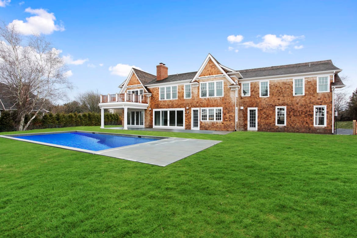 Diamon Court Traditional