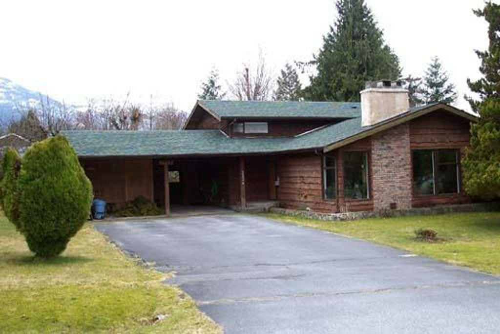 2374 Argyle Cres