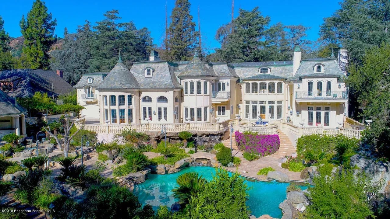 4158 Commonwealth Ave