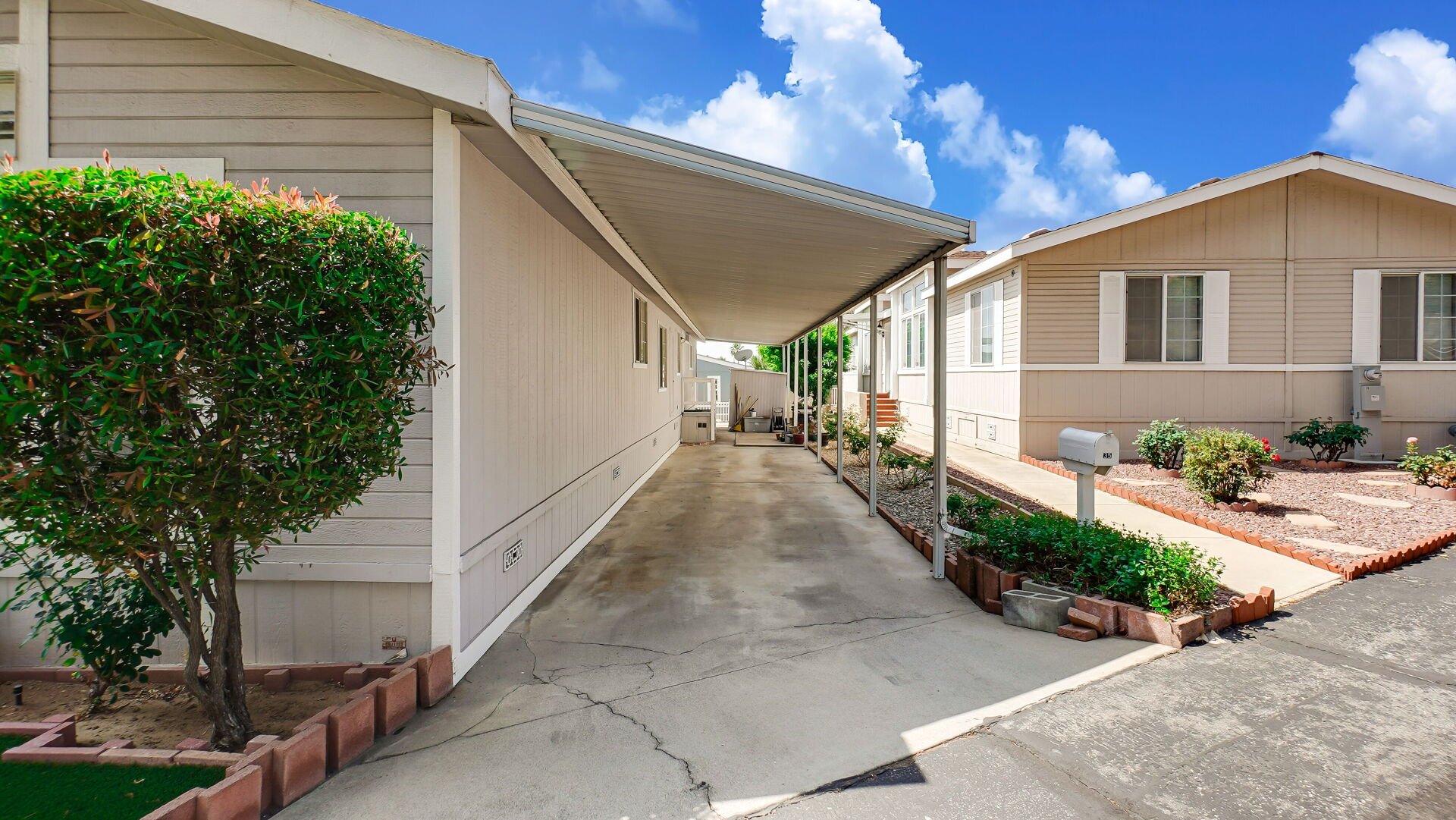 8651 Foothill Boulevard 35