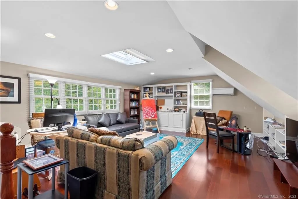 54 Chestnut Hill Road