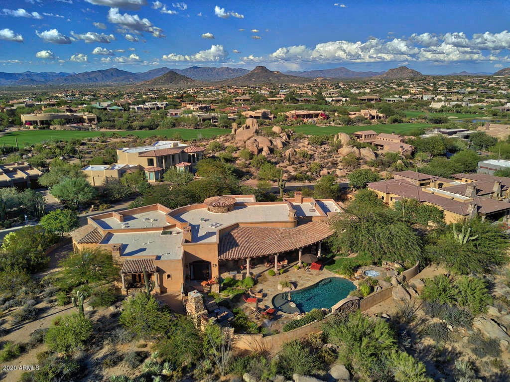 10649 E Greythorn Dr