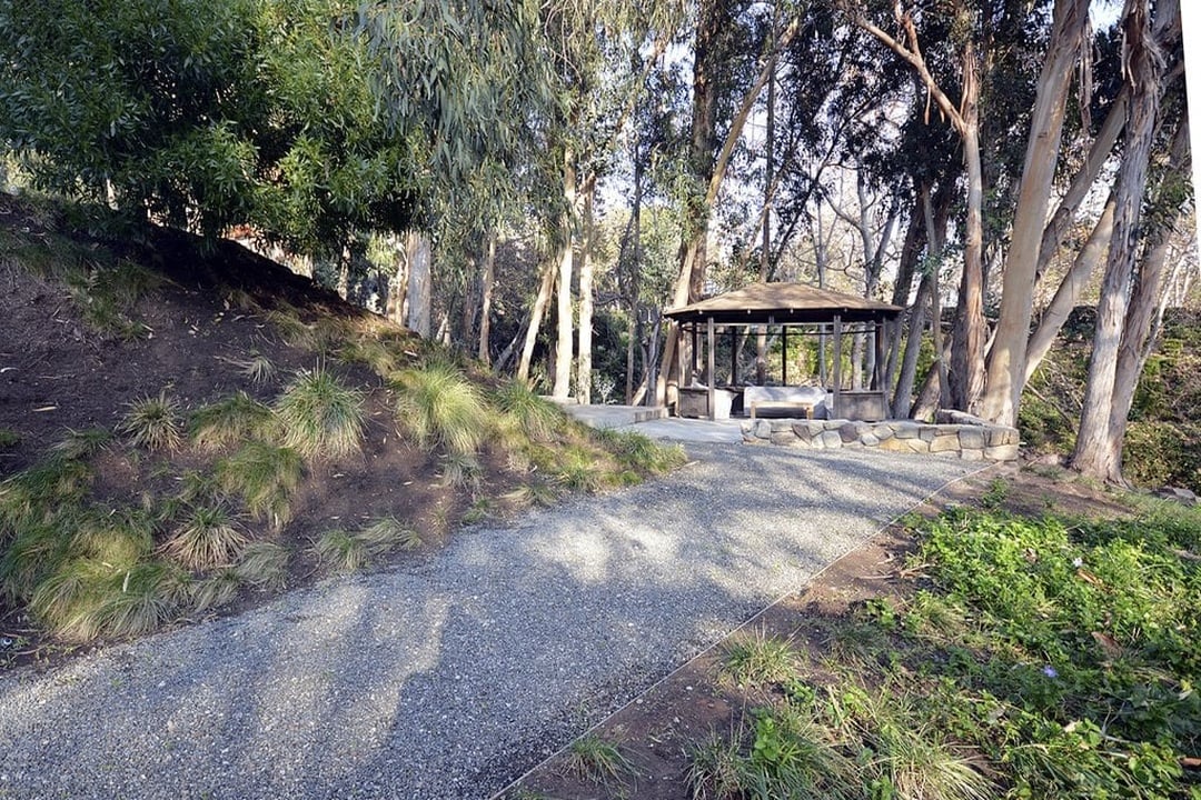 Velvet Lodge