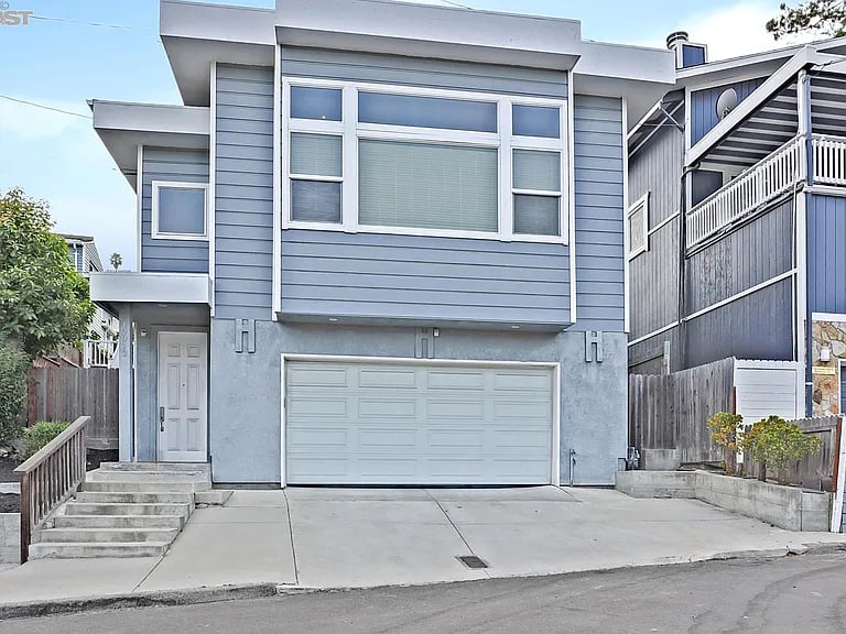 17012 Robey Dr