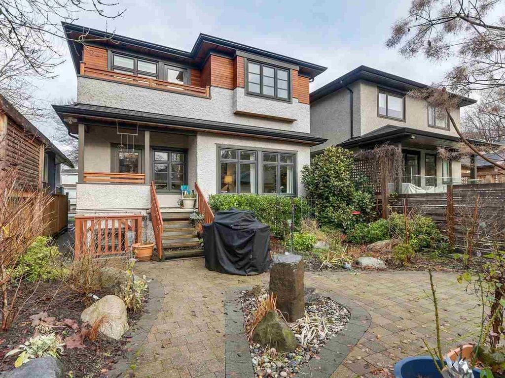 832 W 19th Ave