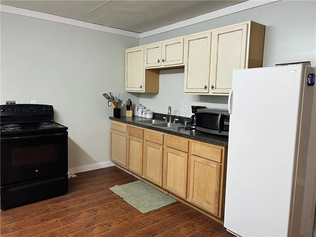 425 Herrin Rd