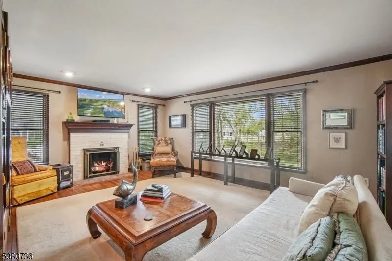 18 Flintlock Rd