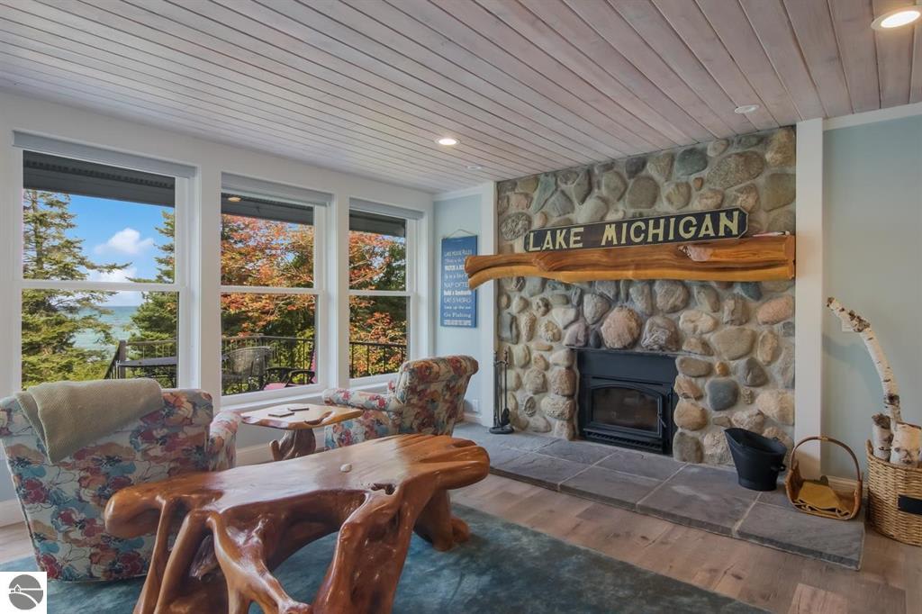 Buyer's Agent - Luxury Torch Lake Life