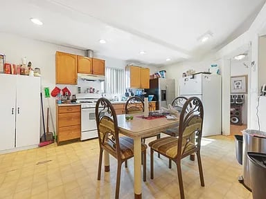 1472 Albany Ave