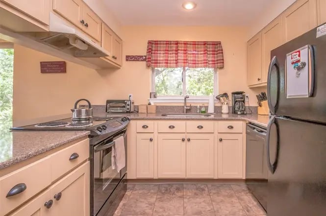 7 Attitash Woods Rd