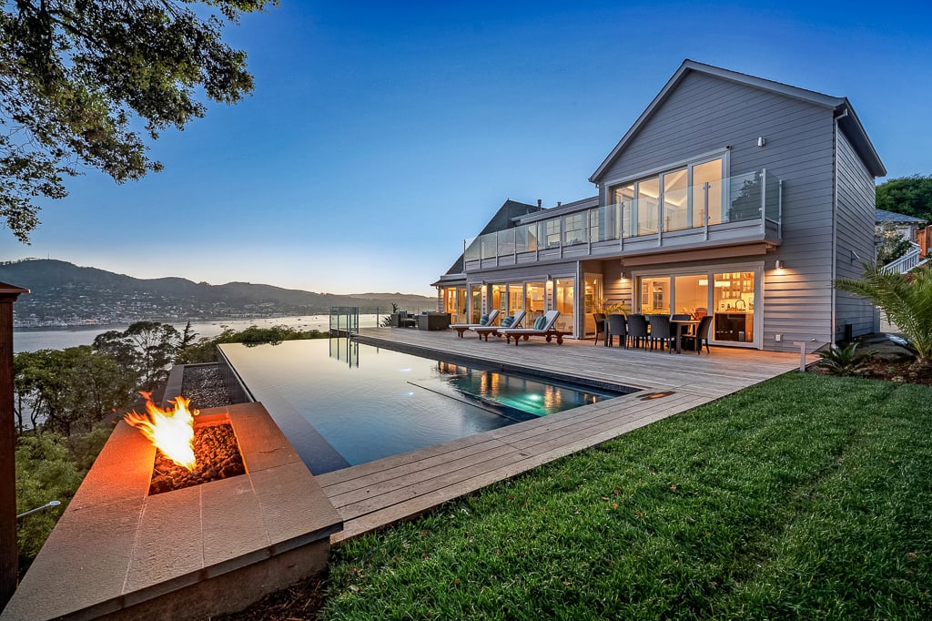 Stunning View Residence
