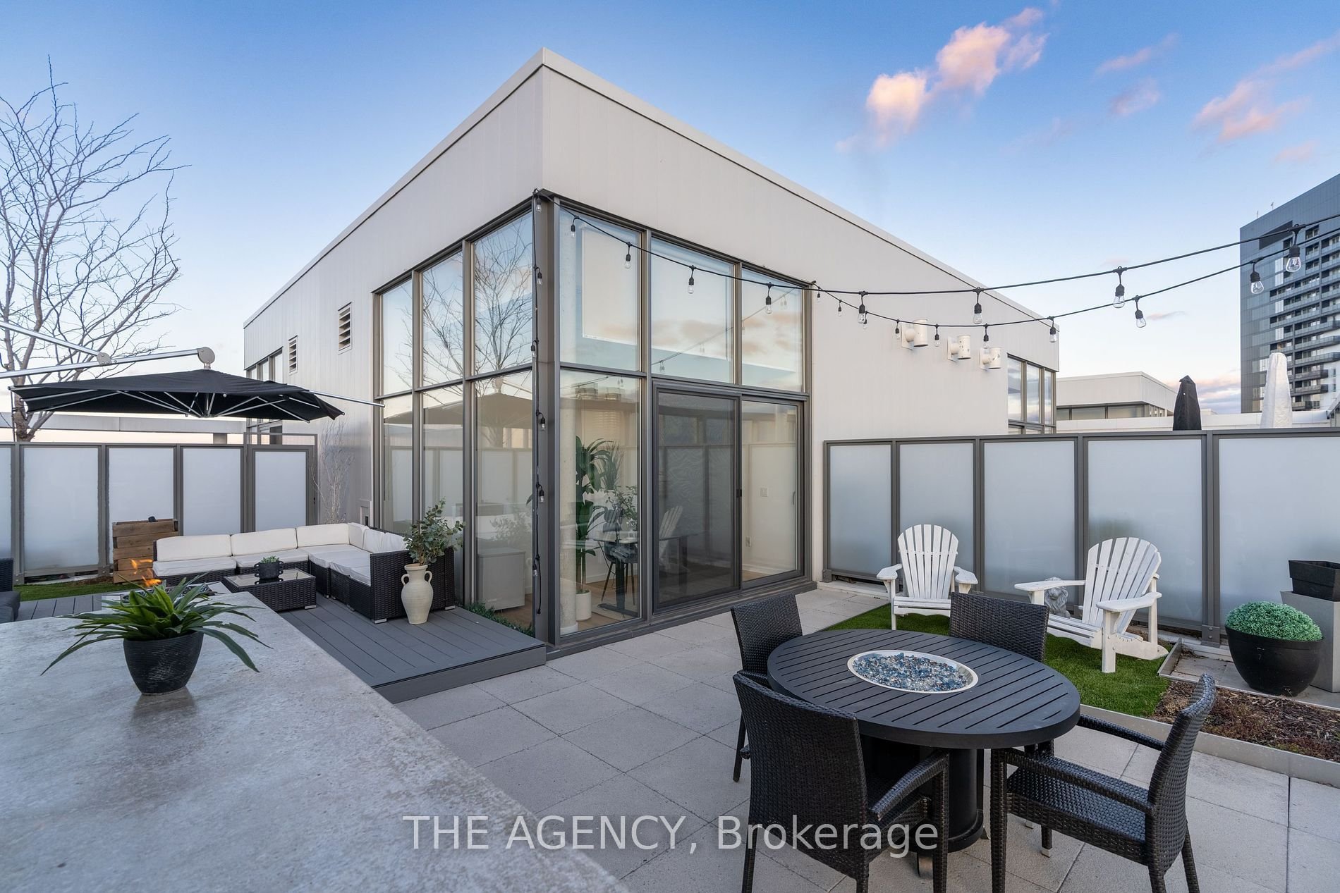 PENTHOUSE LIVING IN CORKTOWN