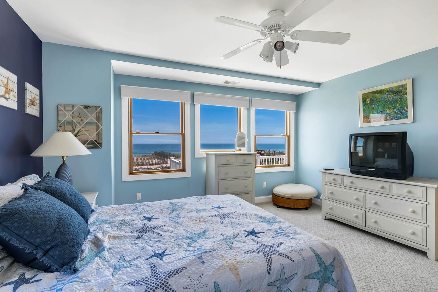 Summer Rental on the Oceanfront with Pool