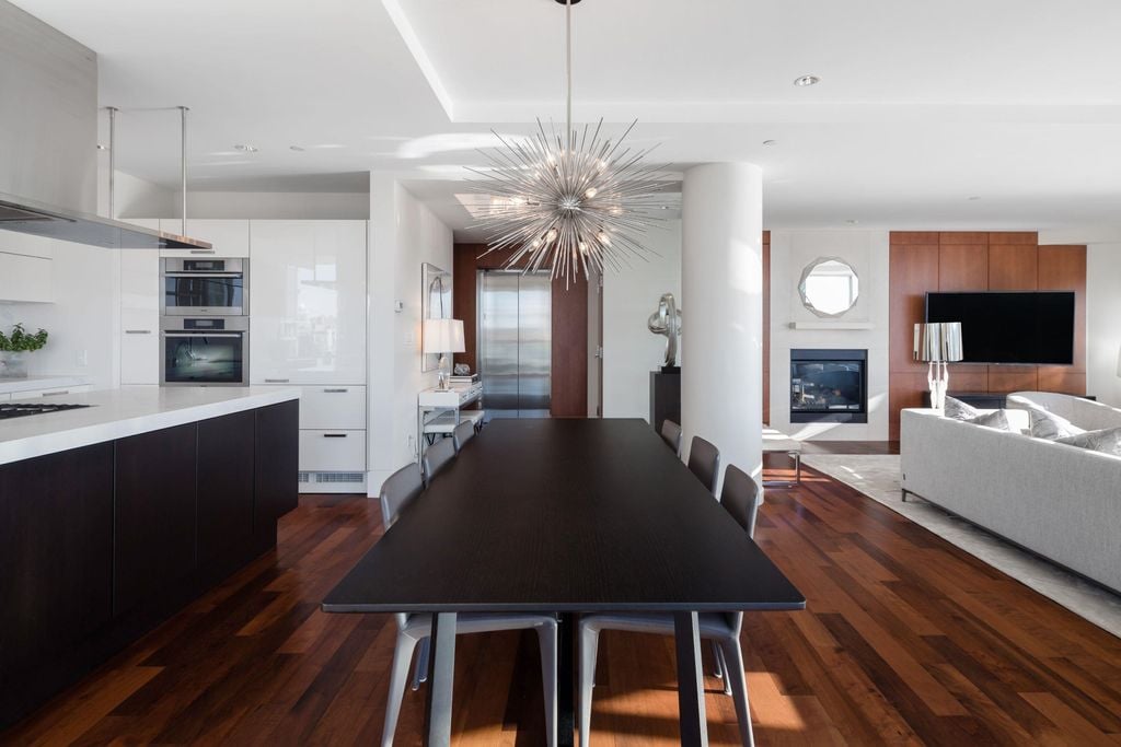 1560 Homer Mews, #1101
