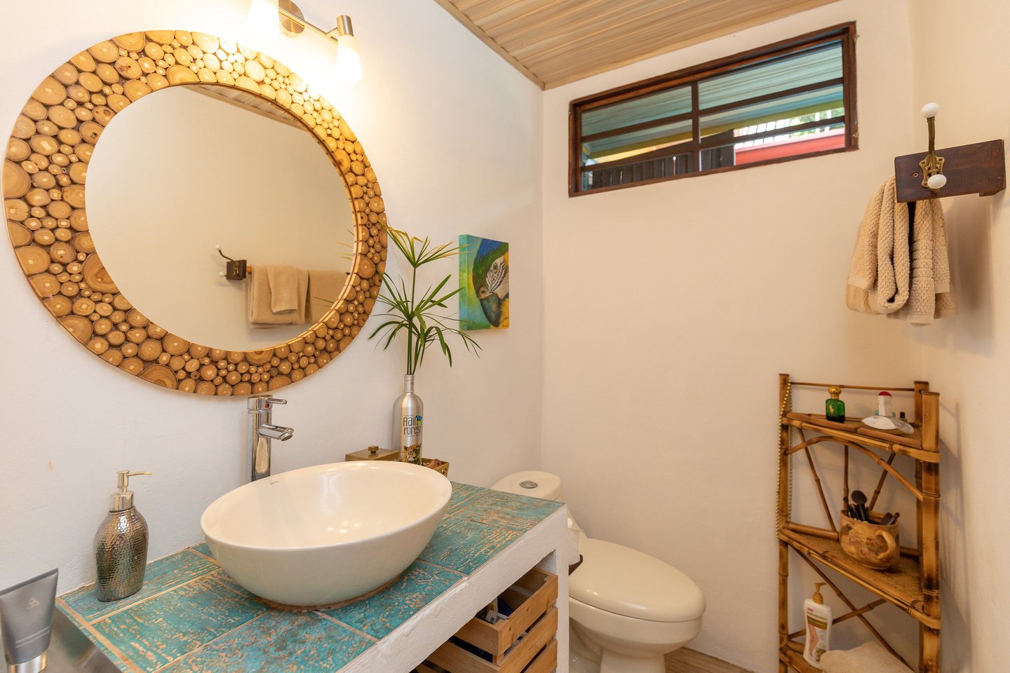 SUCCESSFUL BOUTIQUE HOTEL WITH OWNER’S HOME BY THE BEACH IN UVITA