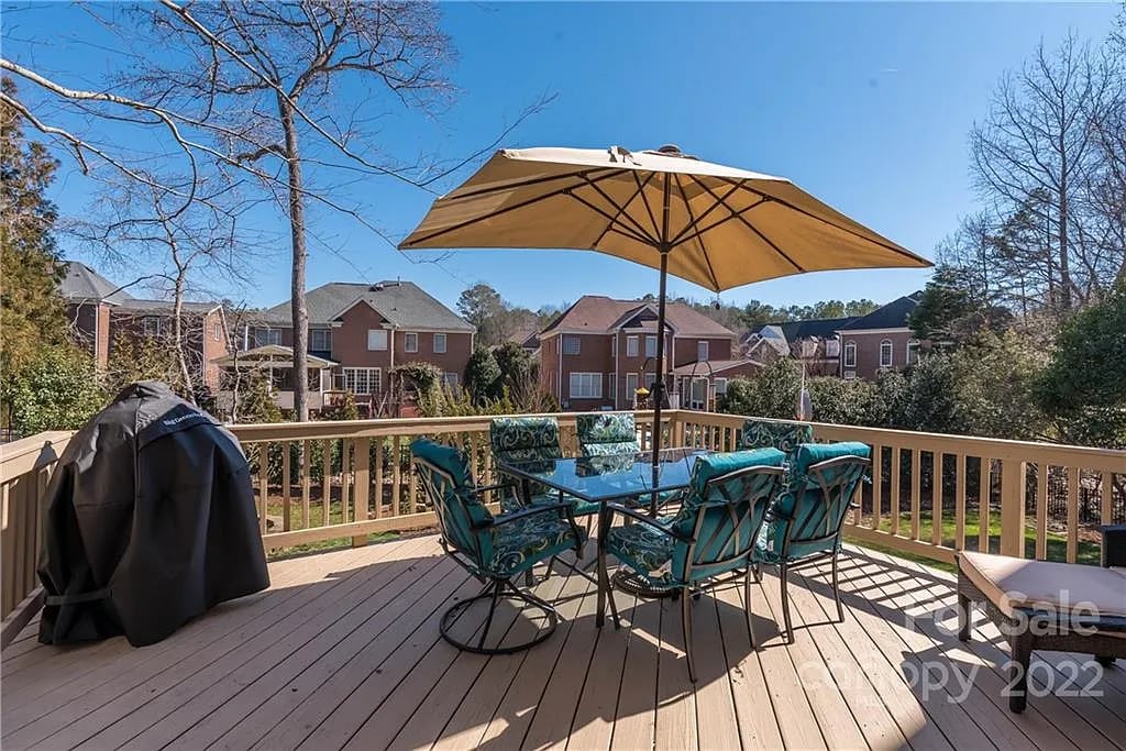 10405 Sundance Ct