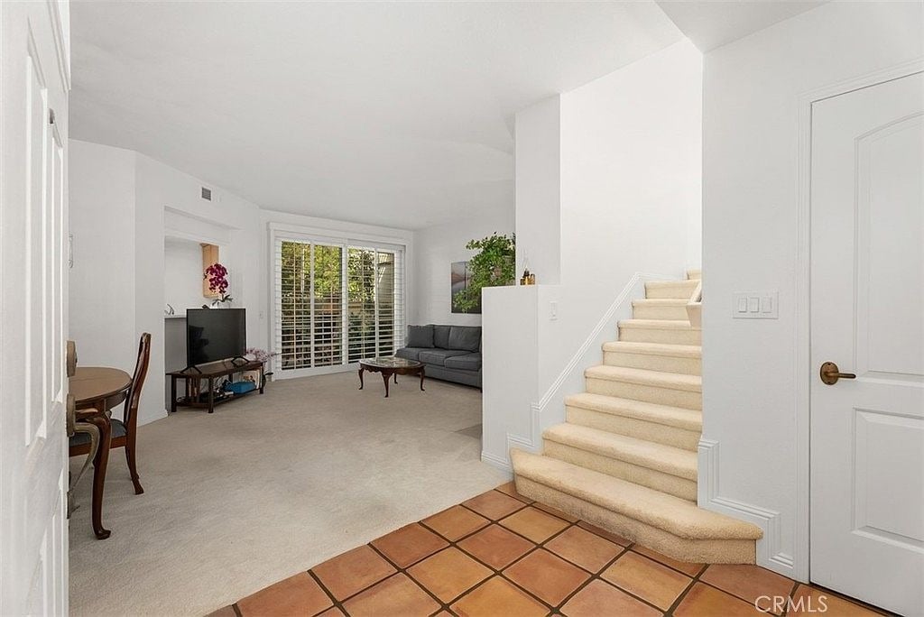 2302 Paseo Circulo
