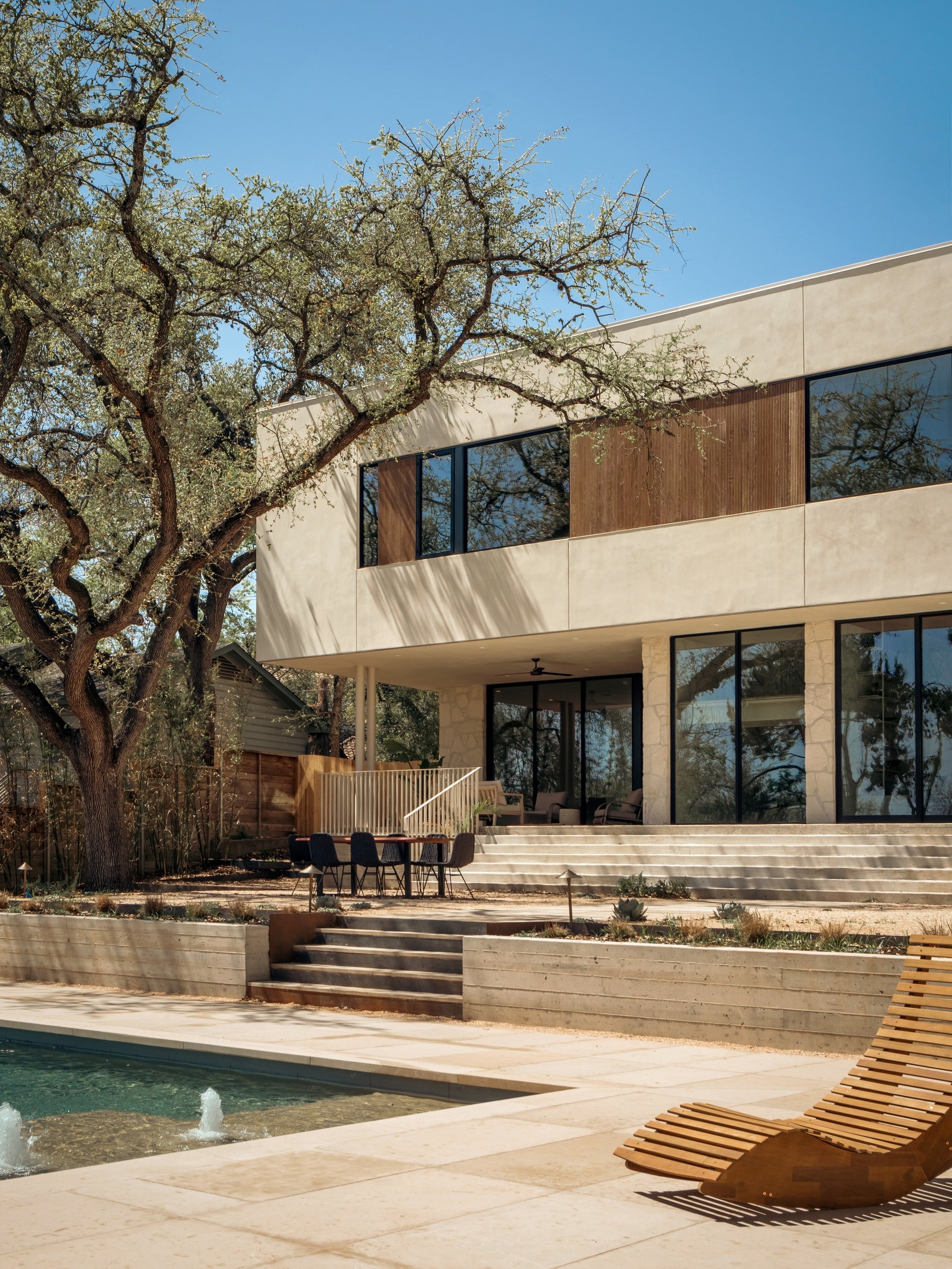 4705 Balcones Dr