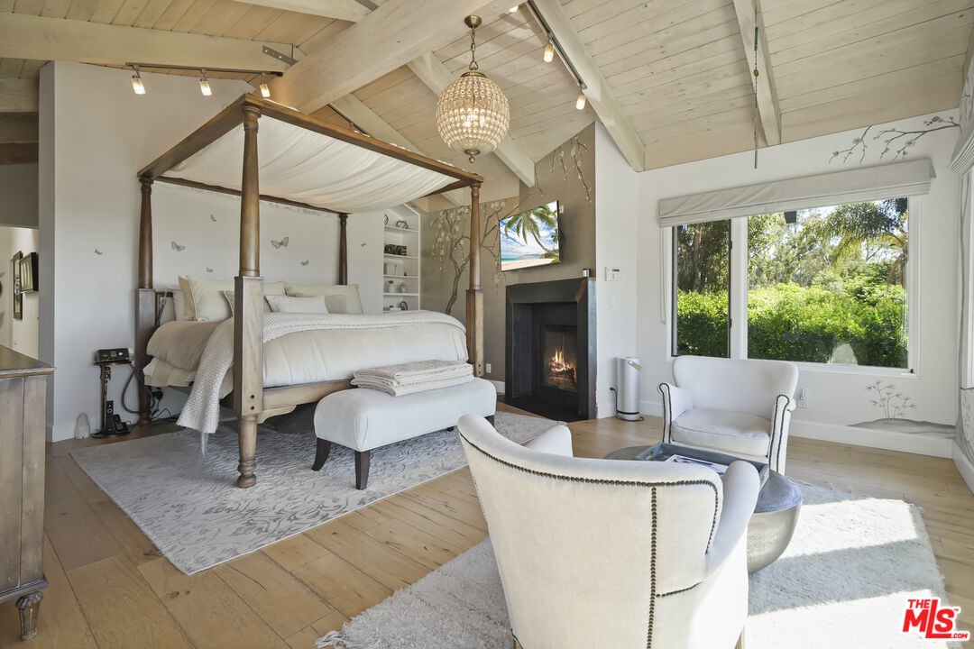 Solis Vista, Serra Rd, 90265