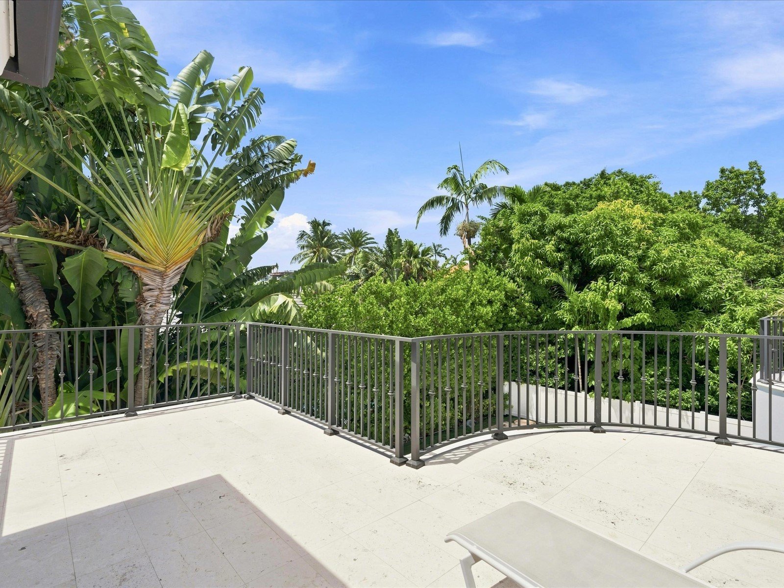 70 Camden Dr, Bal Harbour