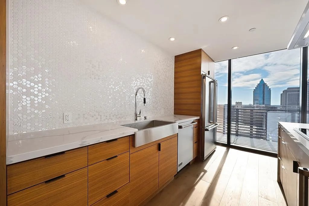 500 J St #1701