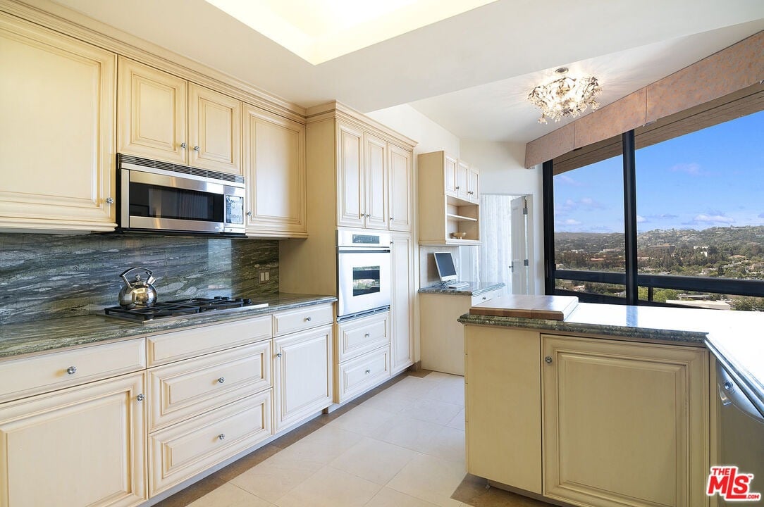 10430 Wilshire Blvd. Unit 1703