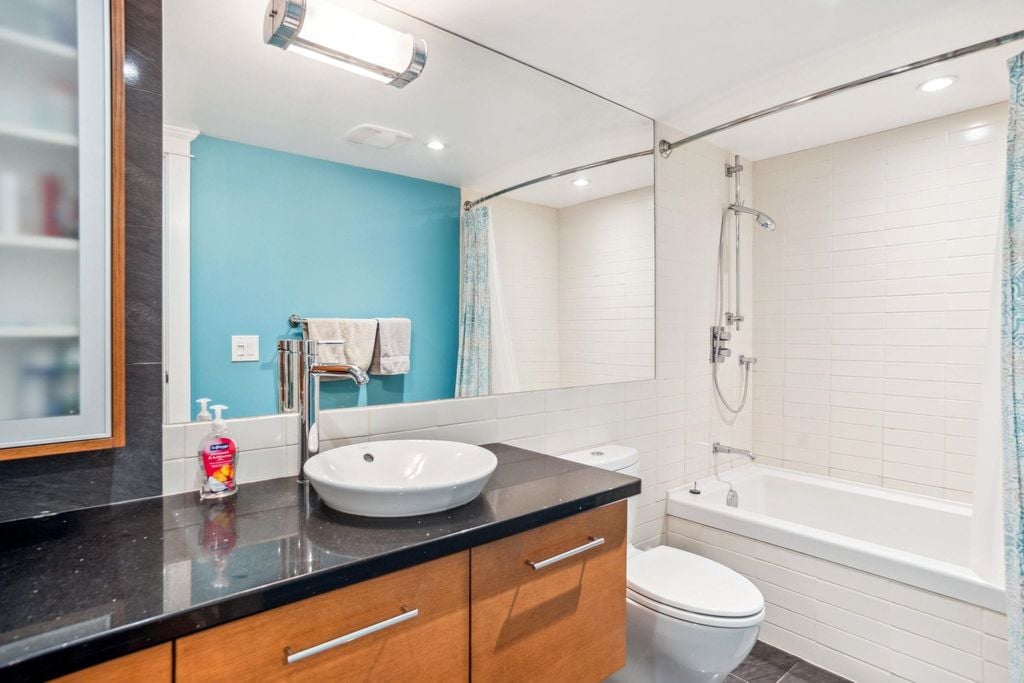 1405 W 15th Ave, #114