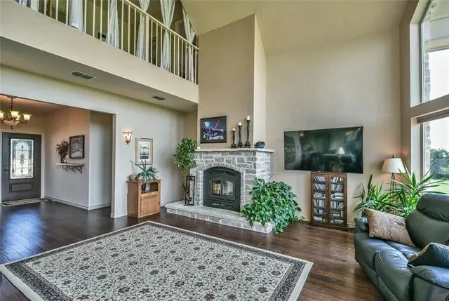 2055 County Rd 235