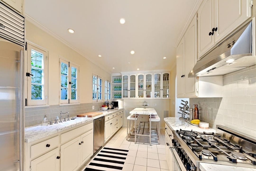 Halo Retreat, N Kings Rd, 90069