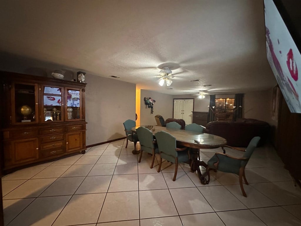 2880 Yucca Cir