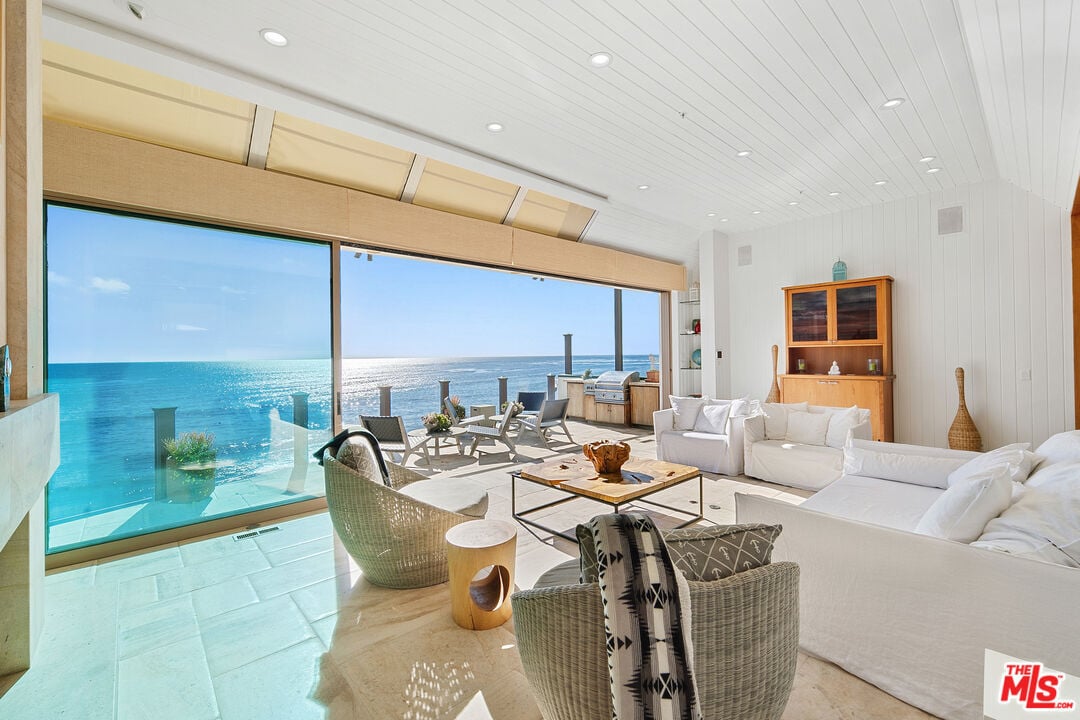 27352 Pacific Coast Hwy