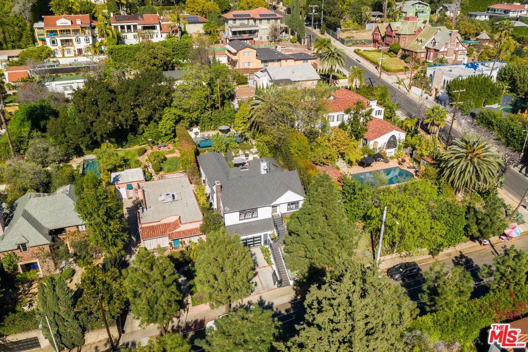 7463 Franklin Ave
