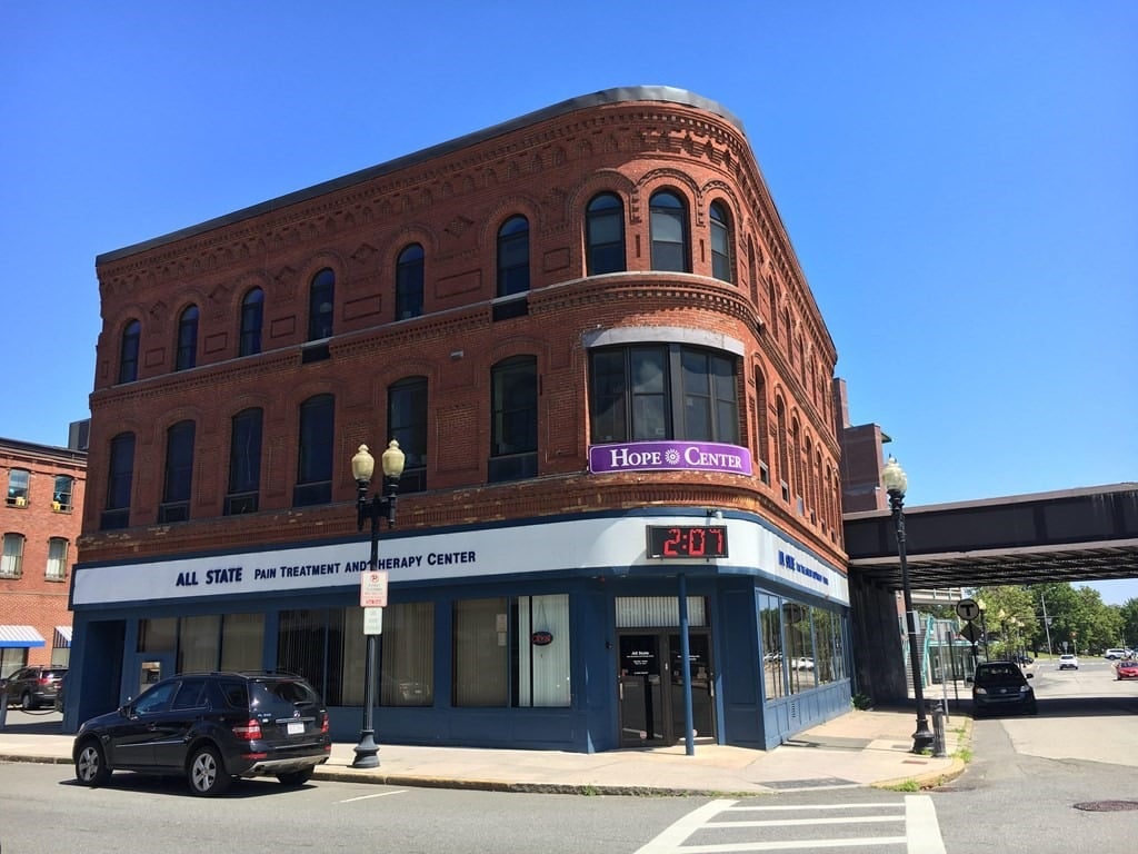 1-25 Munroe St