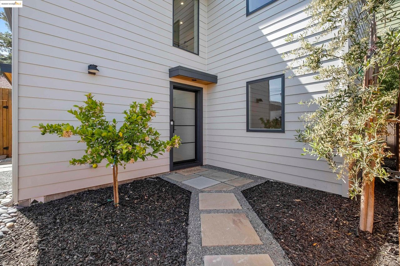 2514-2516 Mathews St